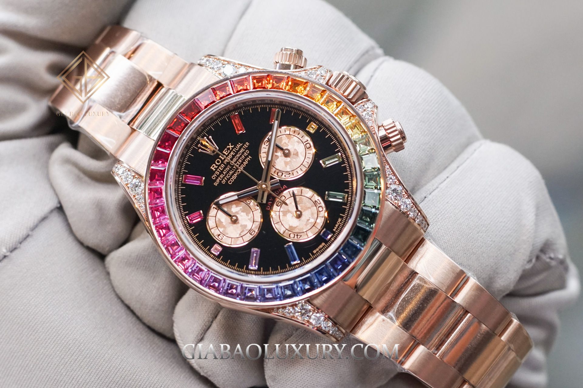 Siêu phẩm đồng hồ Cosmograph Daytona “Rainbow” 116595RBOW hoàn hảo đến từng chi tiết