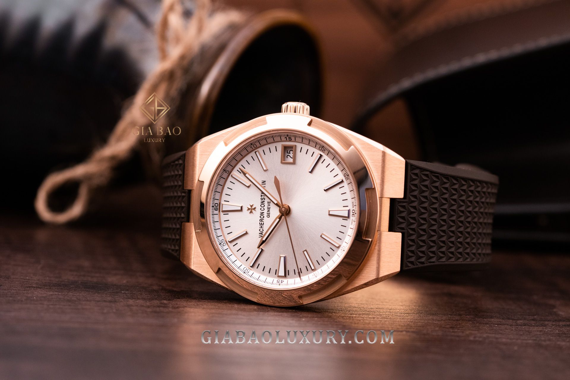 Gia Bảo Luxury cung cấp dịch vụ thu mua đồng hồ Vacheron Constantin Overseas chính hãng
