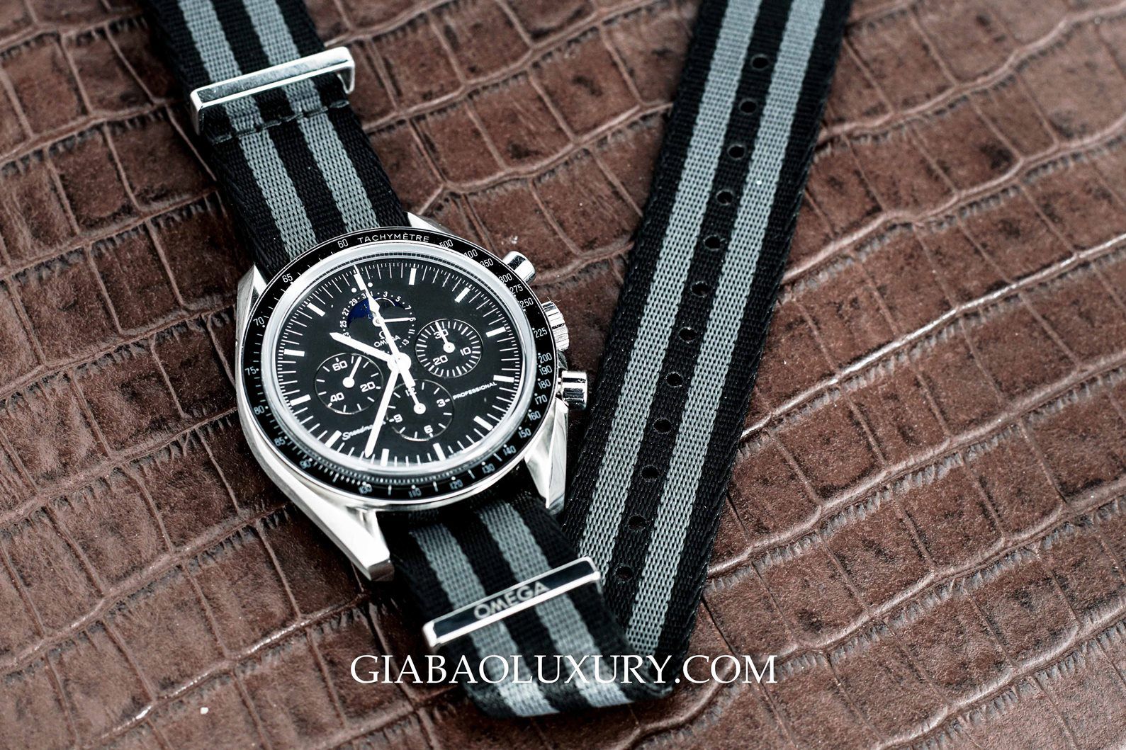 Gia Bảo Luxury cung cấp dịch vụ thu mua đồng hồ Omega Speedmaster chính hãng toàn quốc